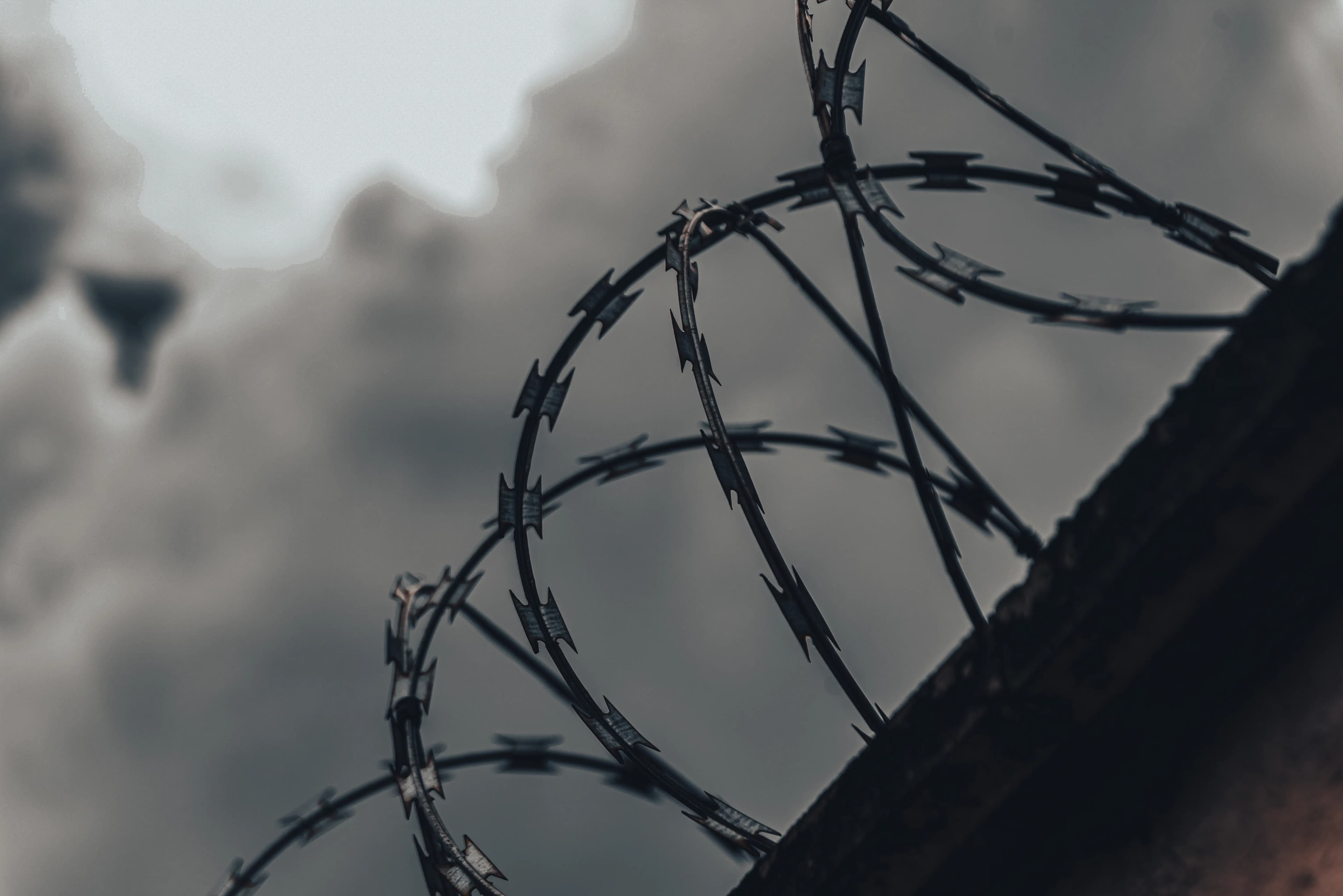 Cercas elétricas: proteção eficaz para residências e comércios.